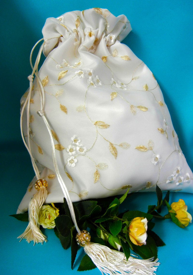 Floral embroidered Money Bag w/Gold